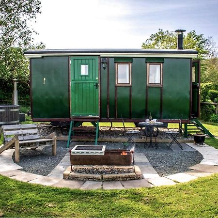 Dotties Retreat Villa Кюм Мартин Екстериор снимка